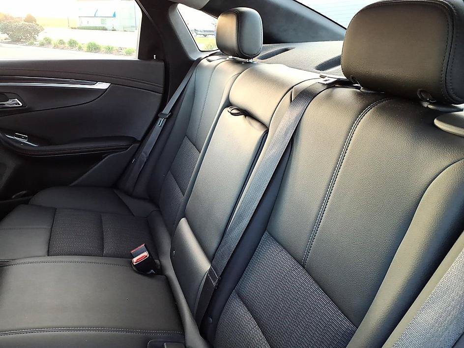 Used 2018 Chevrolet Impala LT FWD image 19
