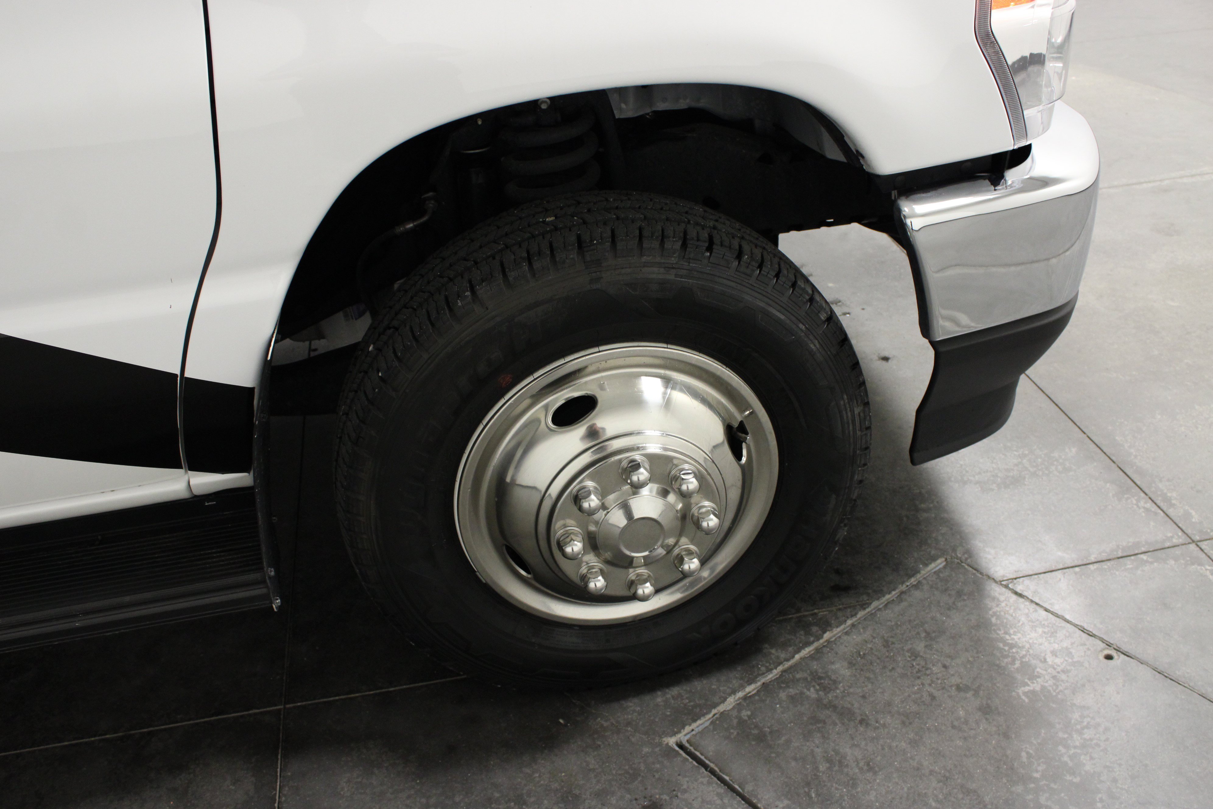 Used 2023 Ford E-450 and Econoline 450 Super Duty w/ Motorhome Prep Package RWD image 8