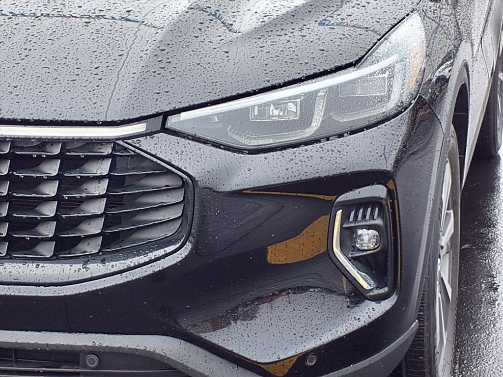 Used 2023 Ford Escape Platinum image 30