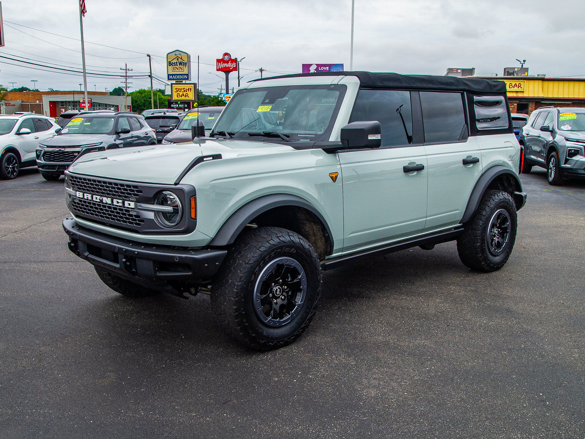 Used 2021 Ford Bronco Badlands AWD/4WD image 3