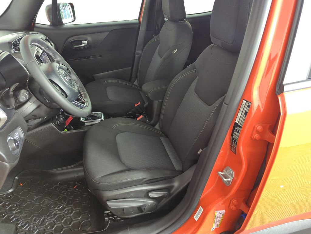 Used 2021 Jeep Renegade Latitude image 12