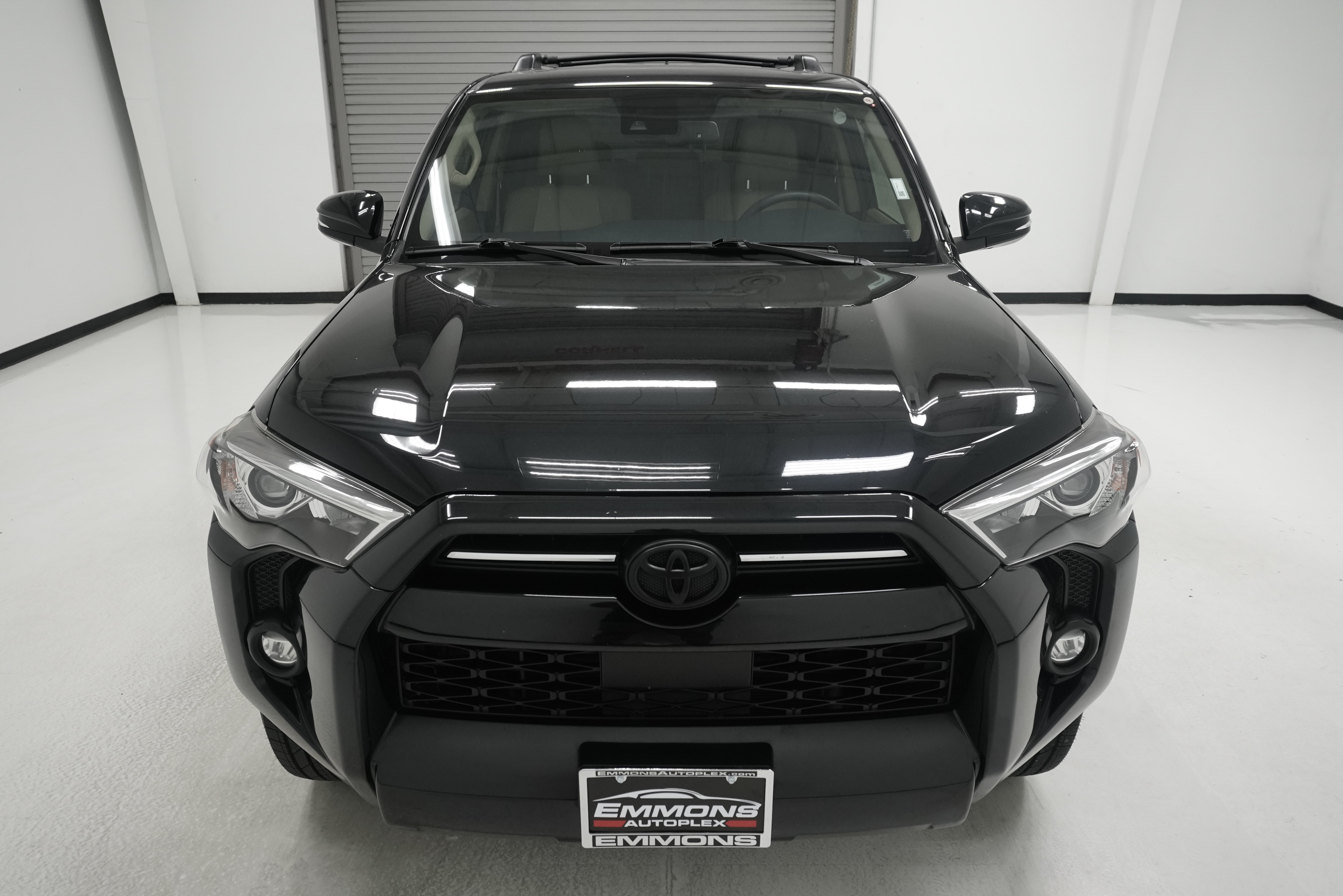 Used 2022 Toyota 4Runner SR5 Premium w/ Moonroof Package RWD image 2