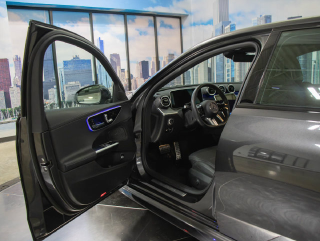 Certified 2025 Mercedes-Benz C 300 4MATIC Sedan image 13