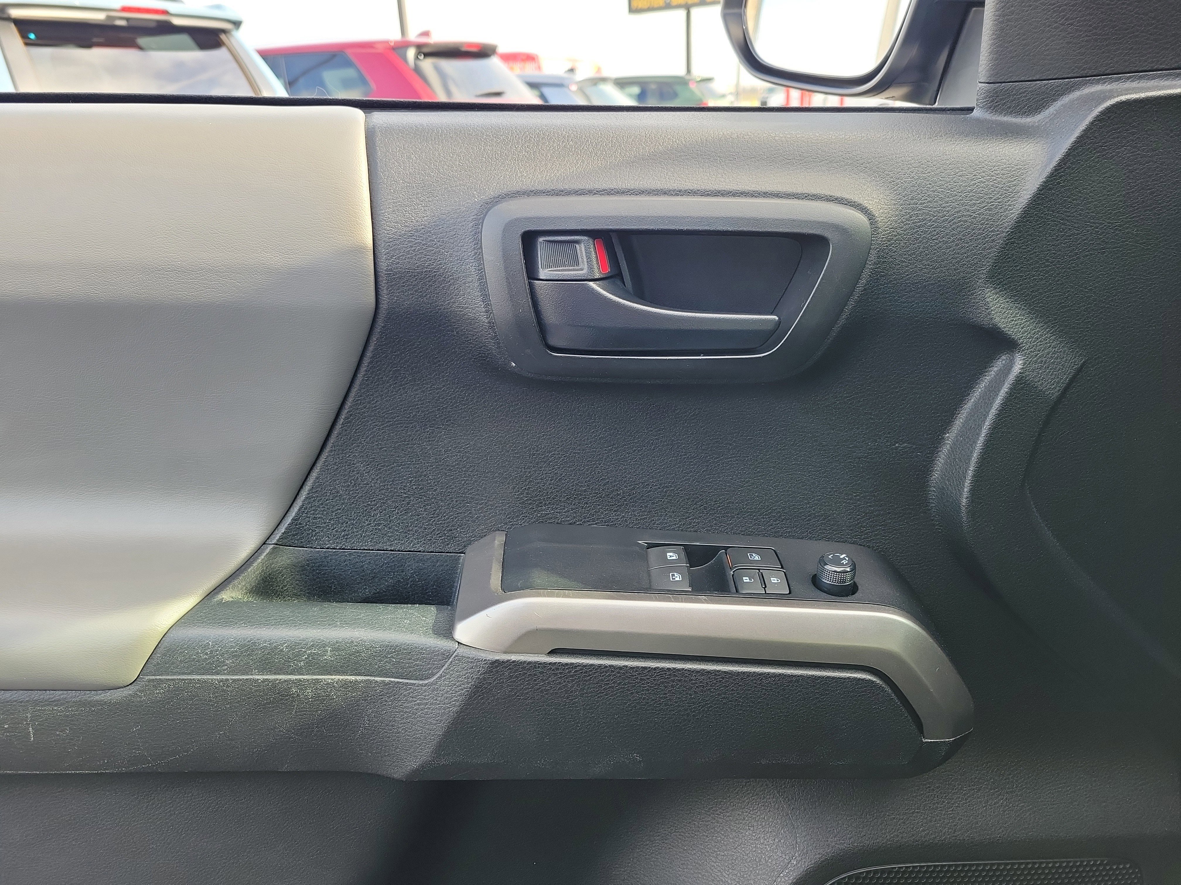 Used 2021 Toyota Tacoma SR5 image 12