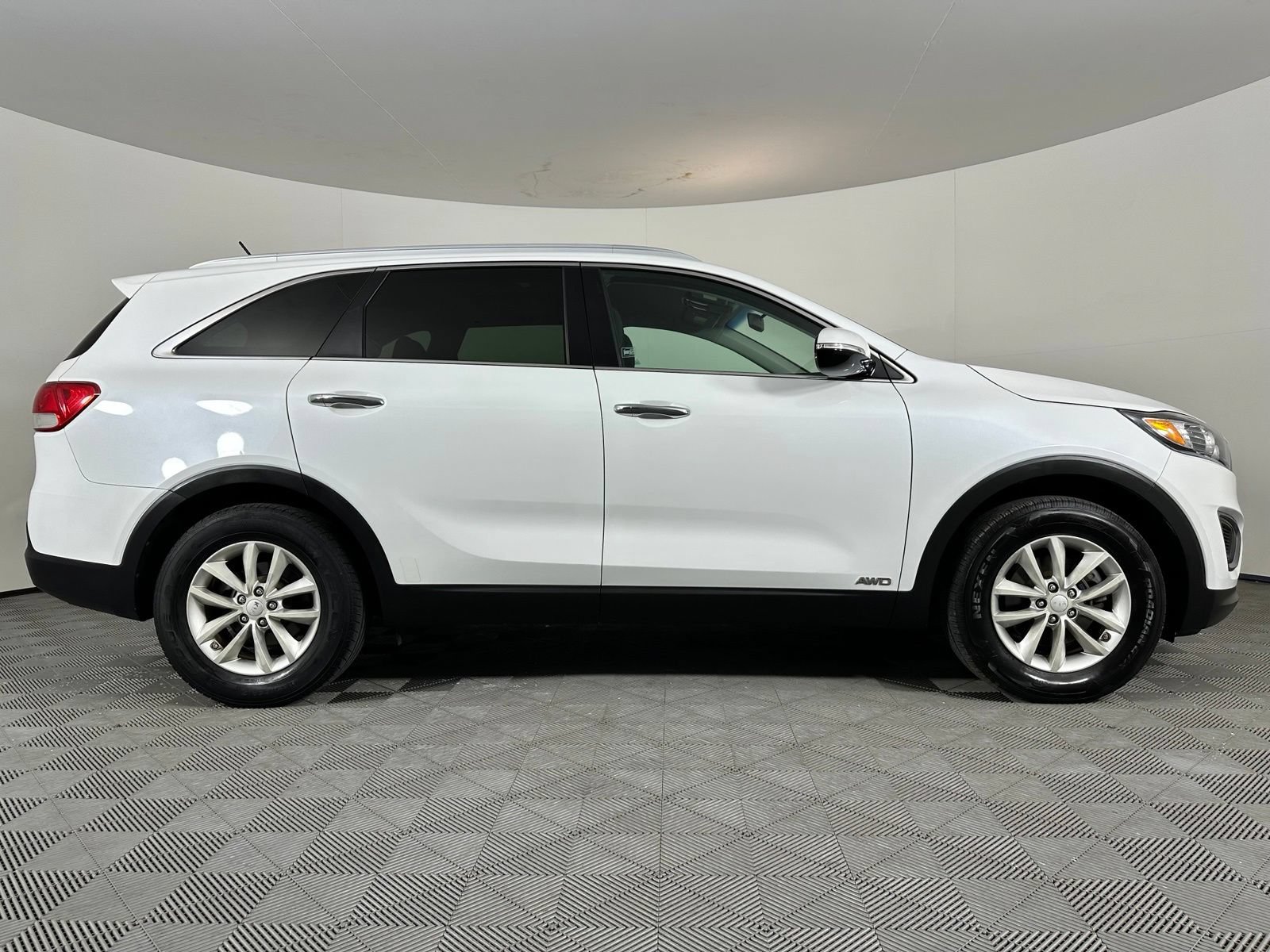 Used 2016 Kia Sorento AWD image 25
