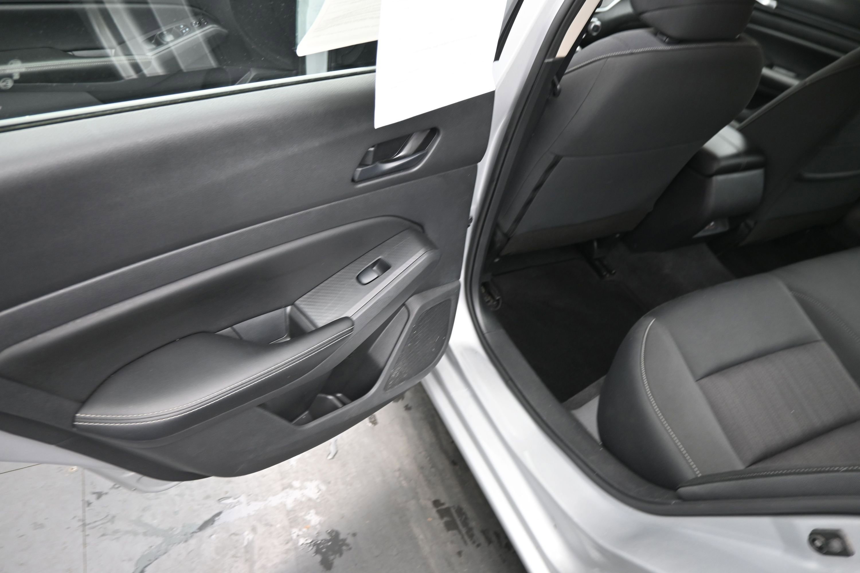 Used 2024 Nissan Altima 2.5 SV FWD image 17
