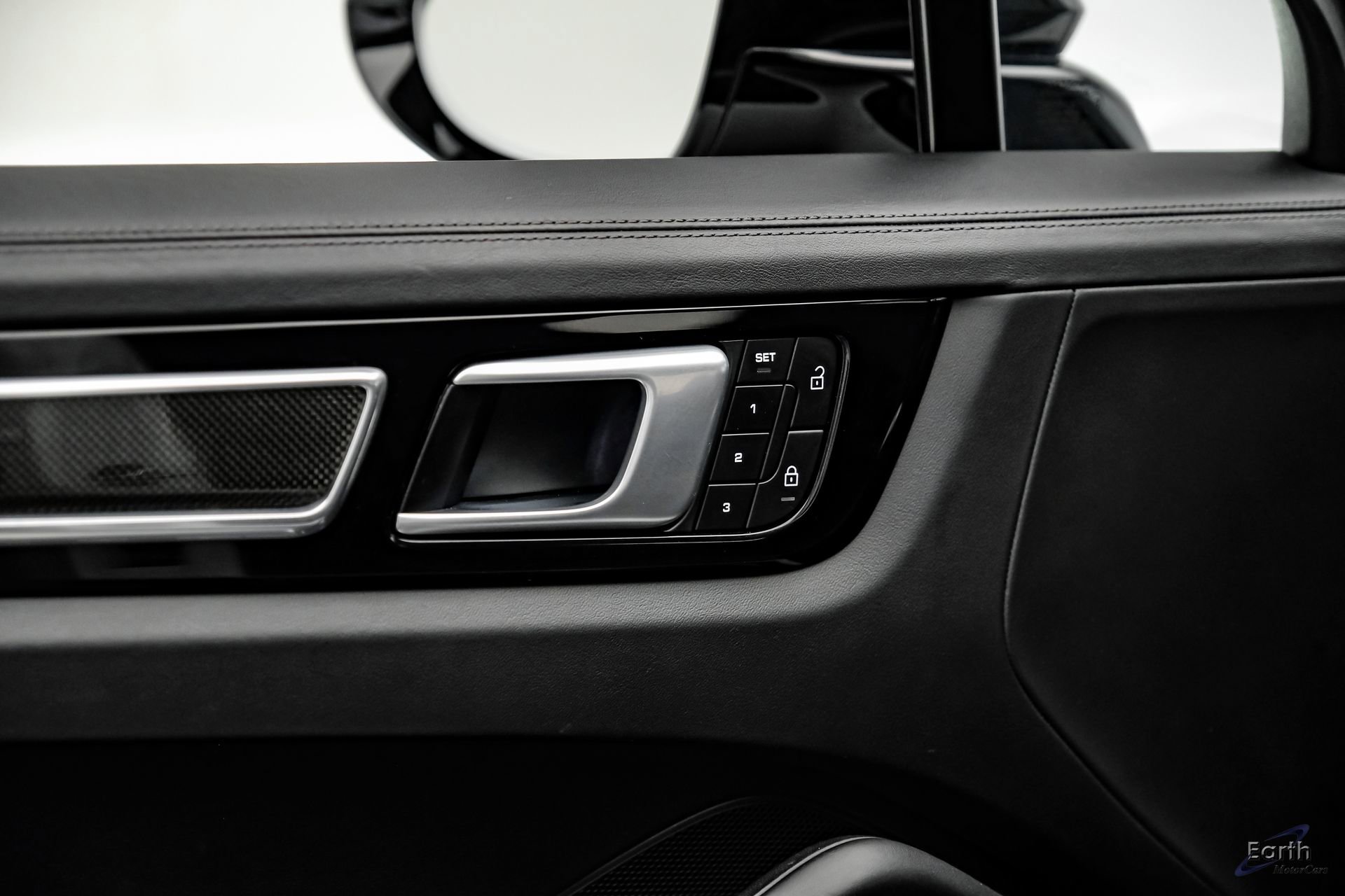 Used 2022 Porsche Cayenne Turbo image 89