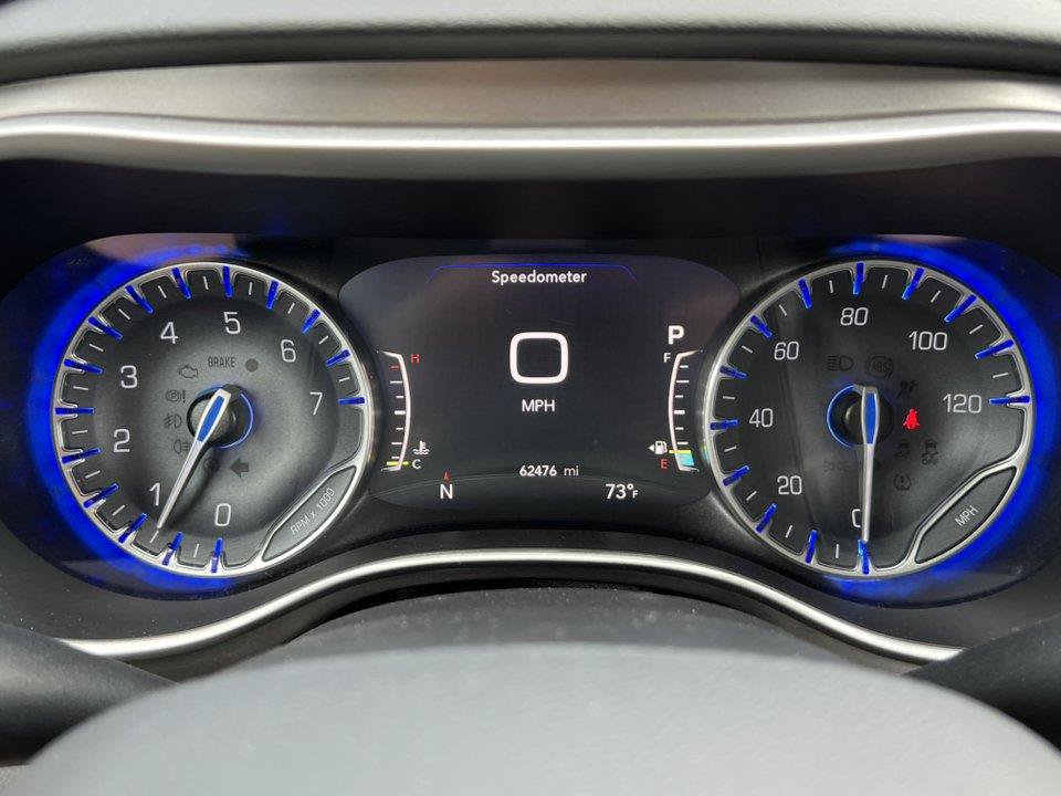 Used 2020 Chrysler Pacifica Touring-L Plus w/ Advanced Safetytec Group FWD image 19