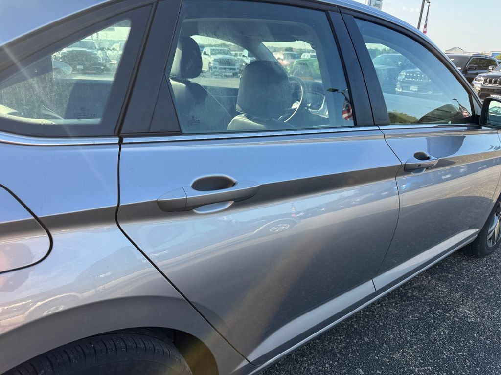 Used 2024 Volkswagen Jetta SE FWD image 37