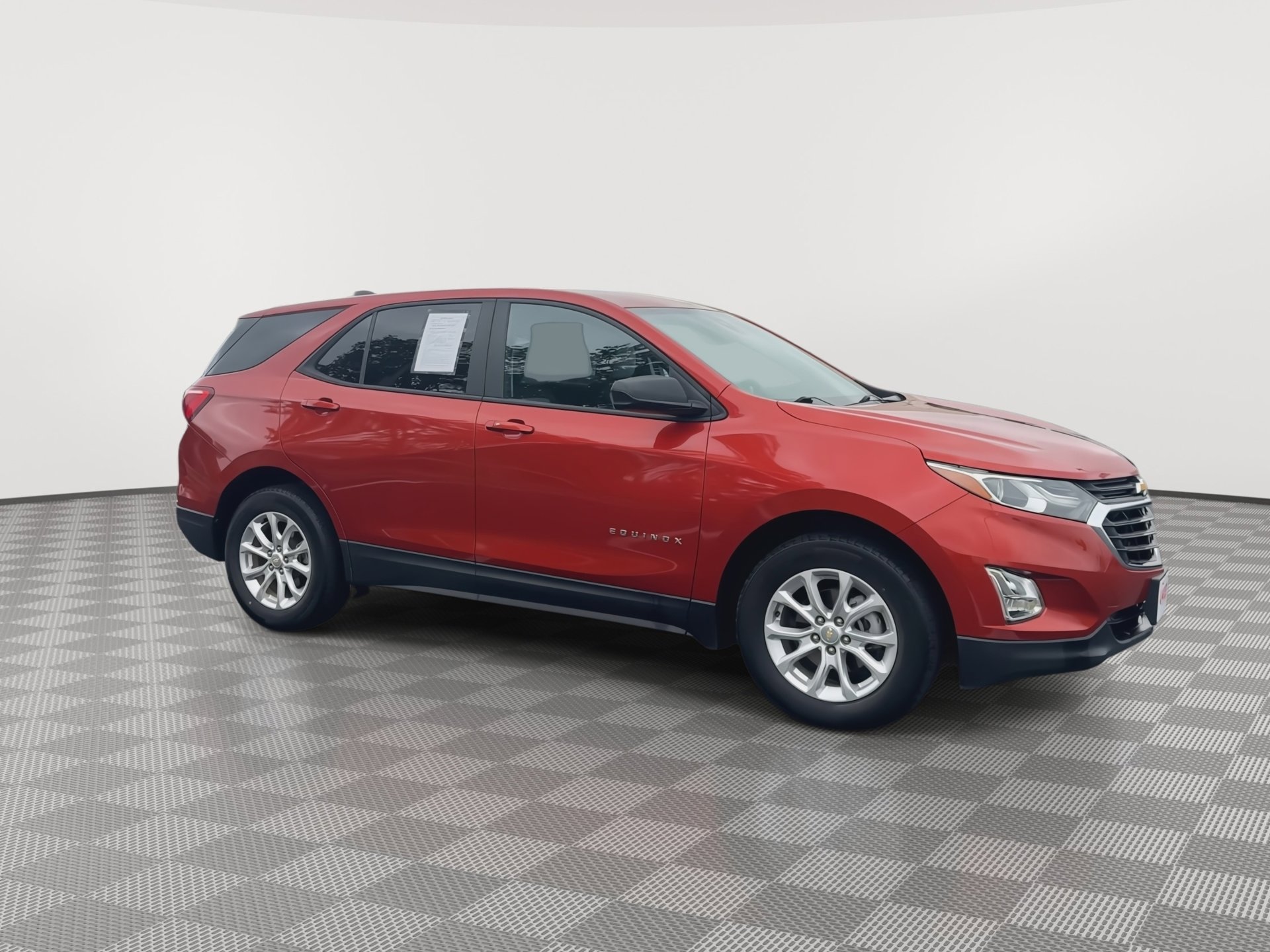 Used 2020 Chevrolet Equinox LS w/ LS Convenience Package image 2
