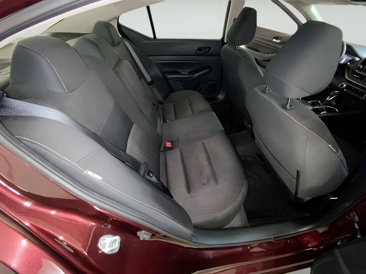 Used 2024 Nissan Altima 2.5 SV FWD image 32