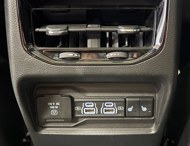 Used 2024 Jeep Grand Cherokee Limited w/ Luxury Tech Group II AWD/4WD image 23