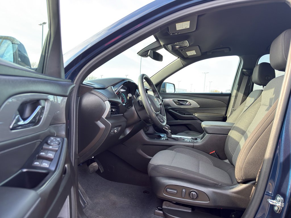 Used 2023 Chevrolet Traverse LT w/ LPO, Floor Liner Package image 12