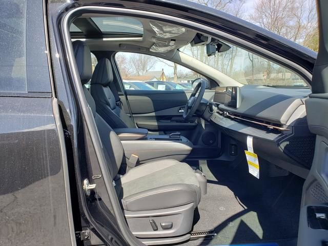 New 2025 Nissan Ariya AWD image 18