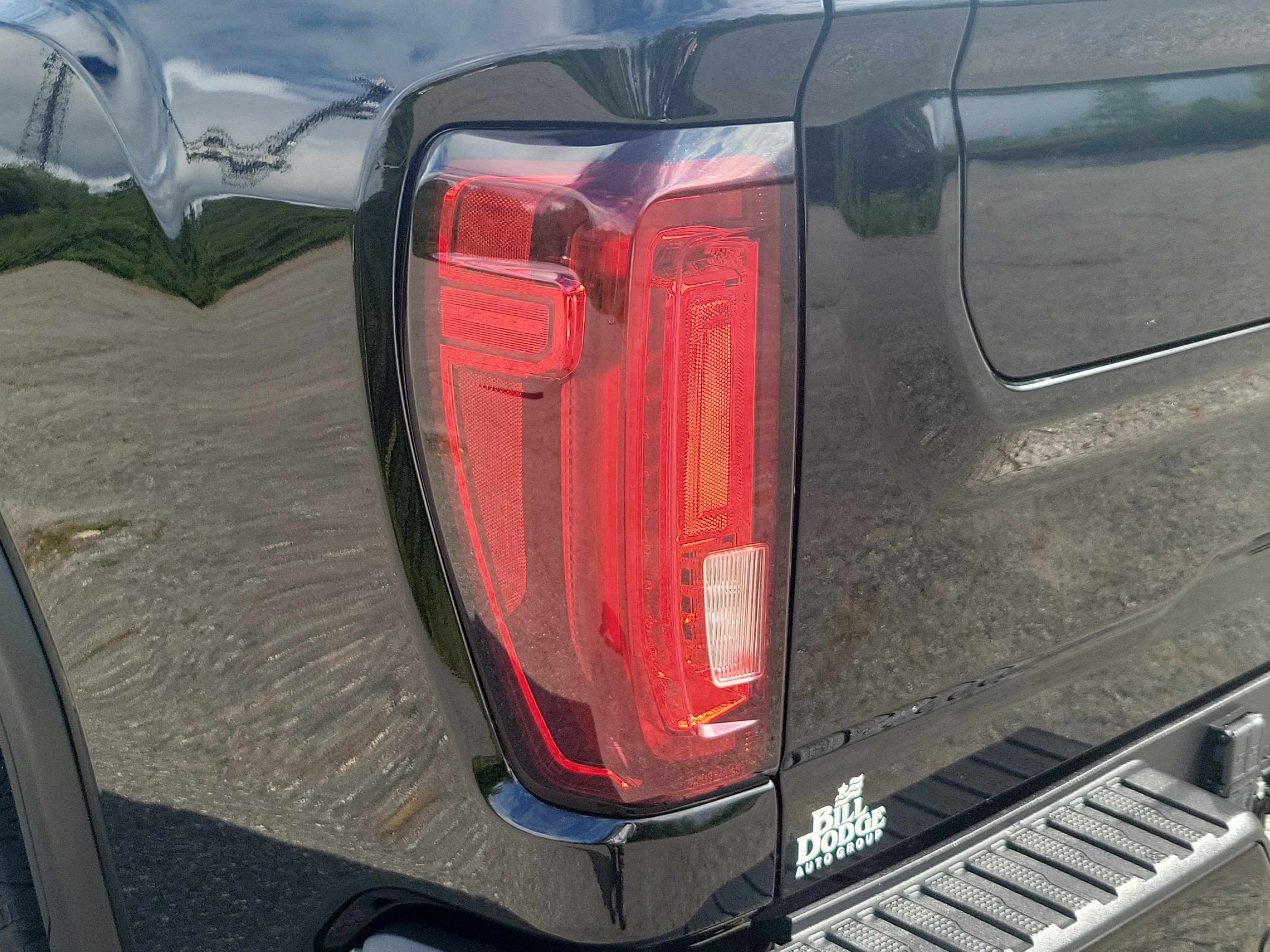 Used 2023 GMC Sierra 2500 Denali w/ Denali Ultimate Package AWD/4WD image 11