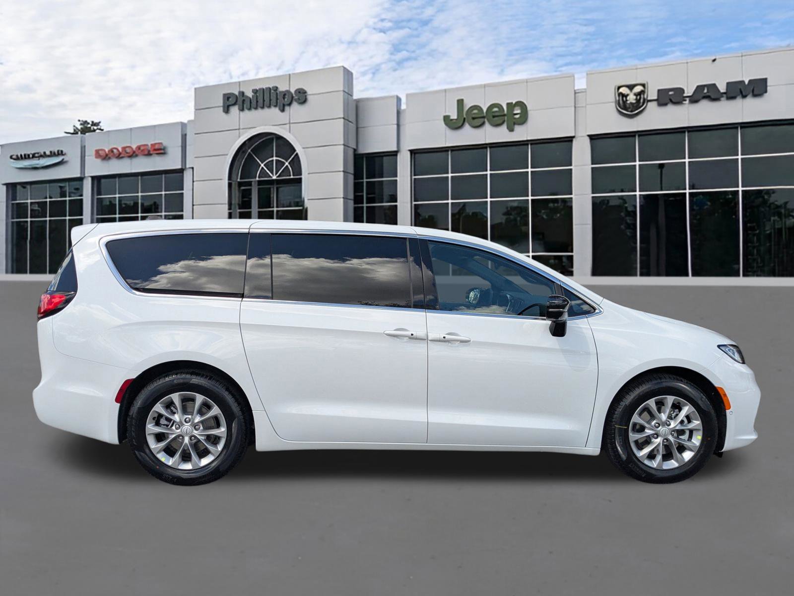 New 2026 Chrysler Pacifica Limited image 2