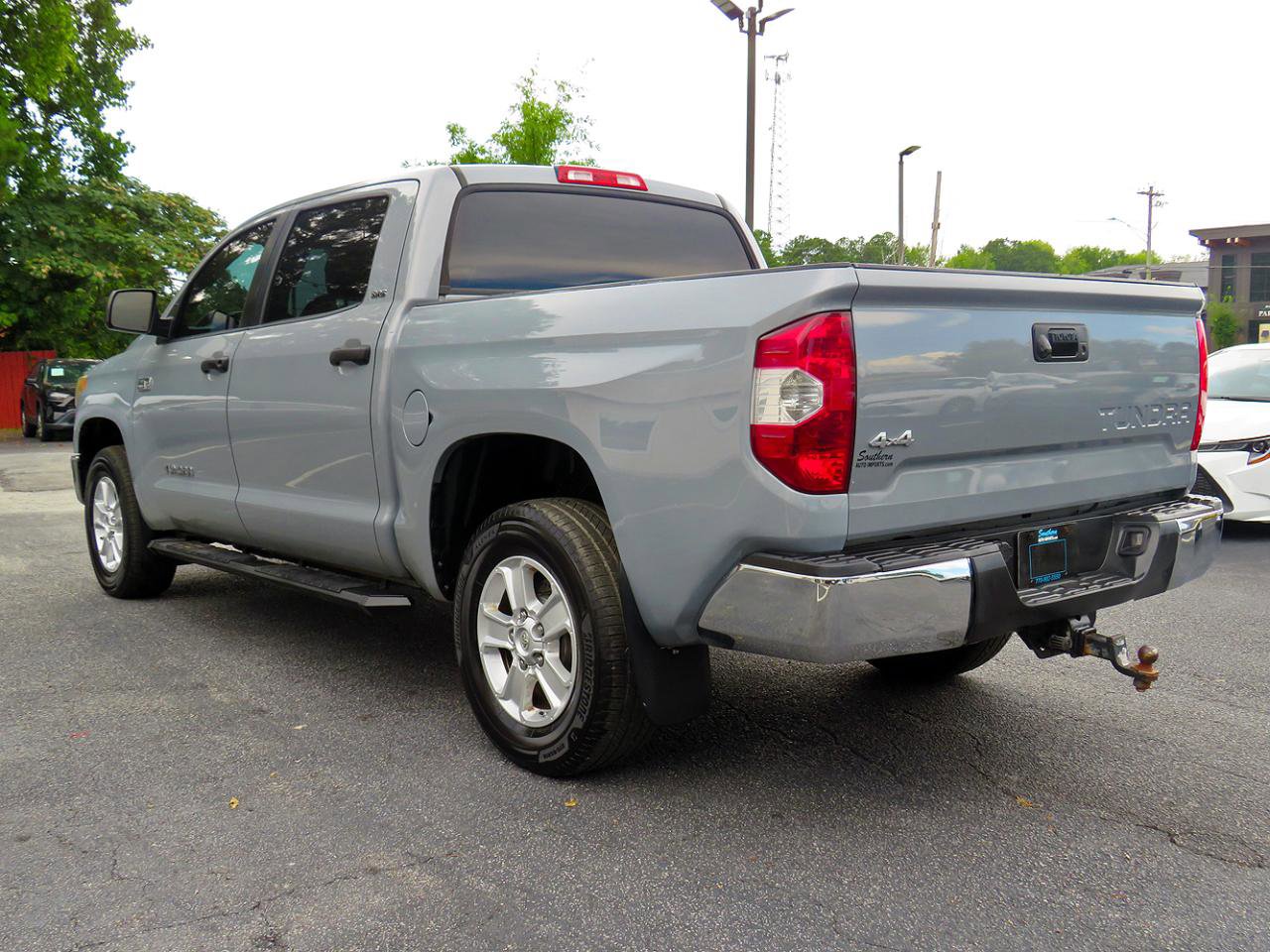 Used 2018 Toyota Tundra SR5 w/ SR5 Upgrade Package image 9