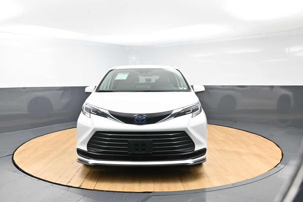Used 2021 Toyota Sienna LE FWD image 8