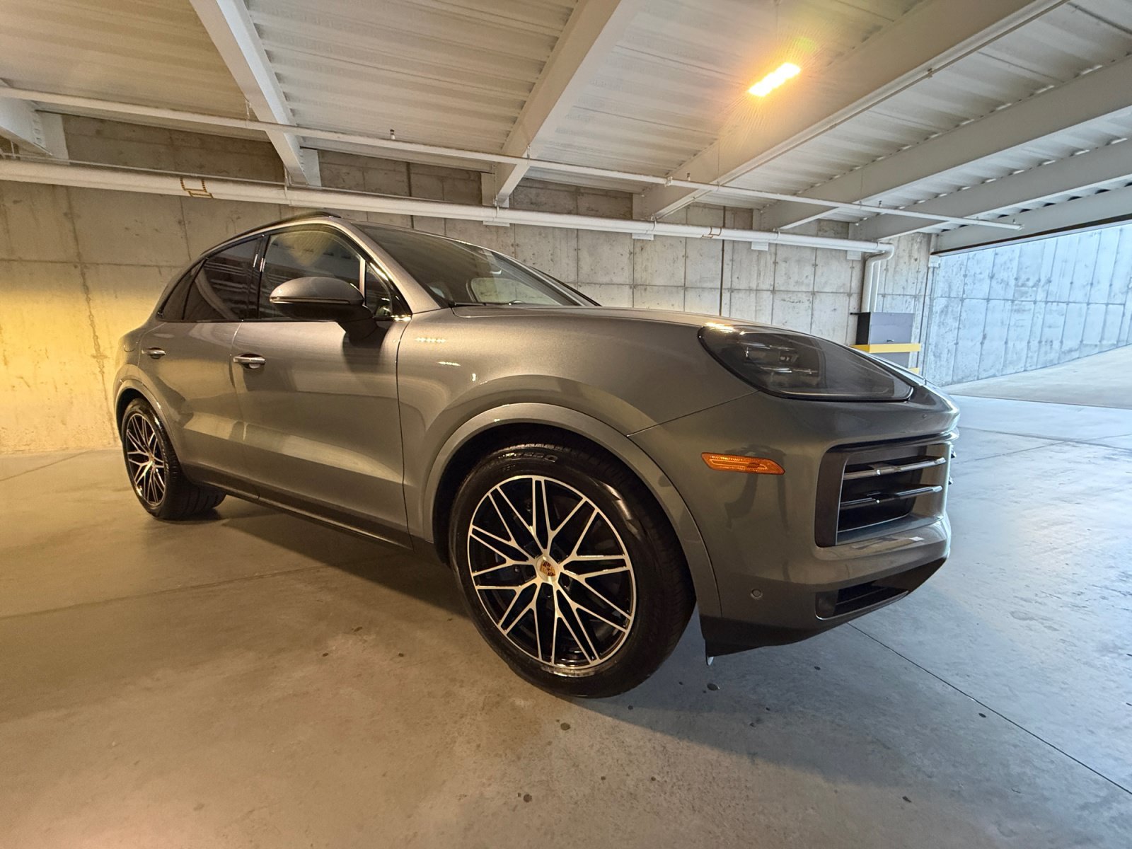 Certified 2026 Porsche Cayenne AWD/4WD image 9