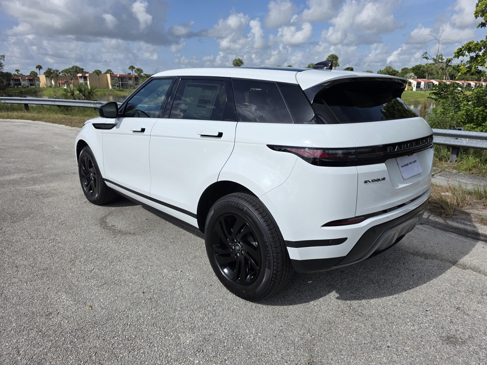 Used 2026 Land Rover Range Rover Evoque S AWD/4WD image 2