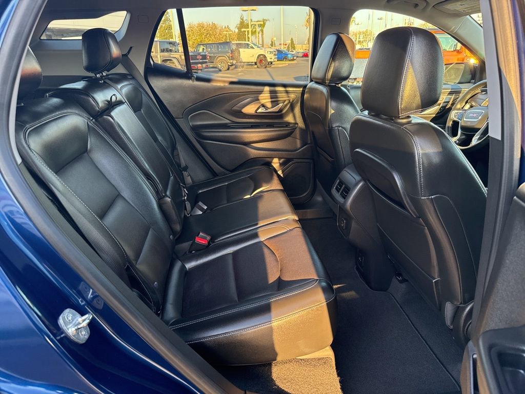 Used 2023 GMC Terrain SLT w/ Infotainment Package II image 14