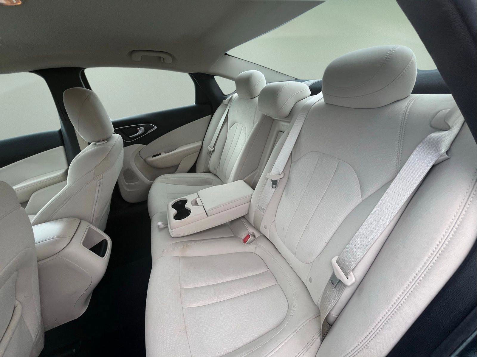 Used 2016 Chrysler 200 Limited image 25