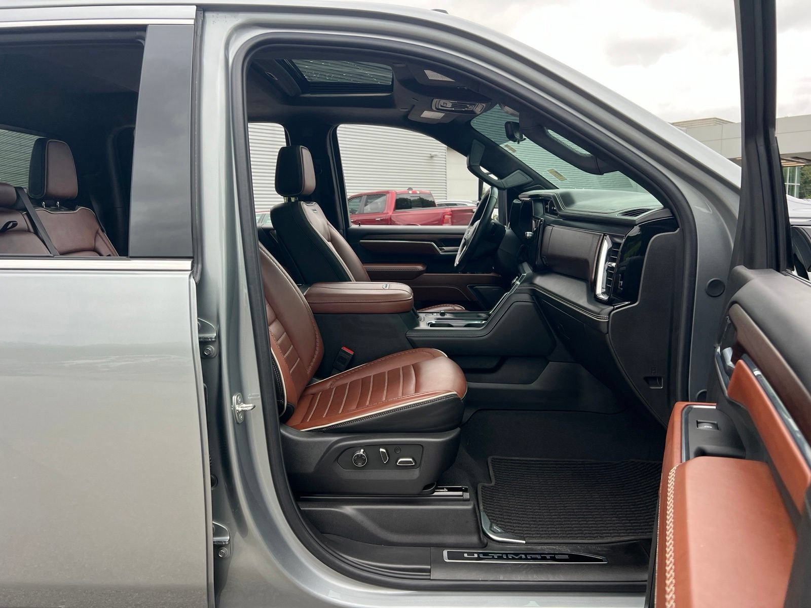 Used 2024 GMC Sierra 2500 Denali Ultimate AWD/4WD image 45