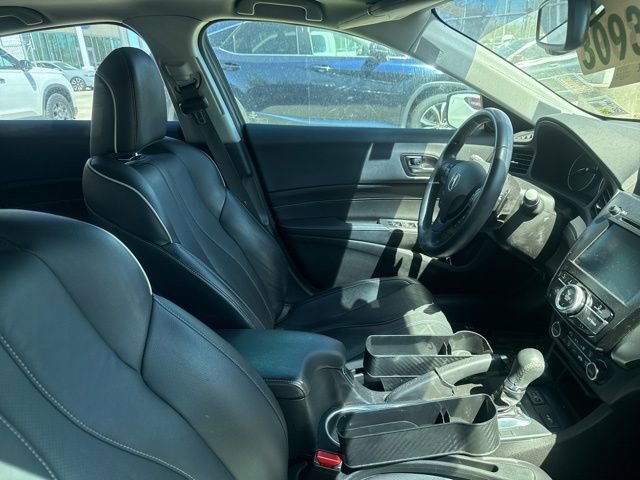 Used 2019 Acura ILX w/ Technology Package image 2