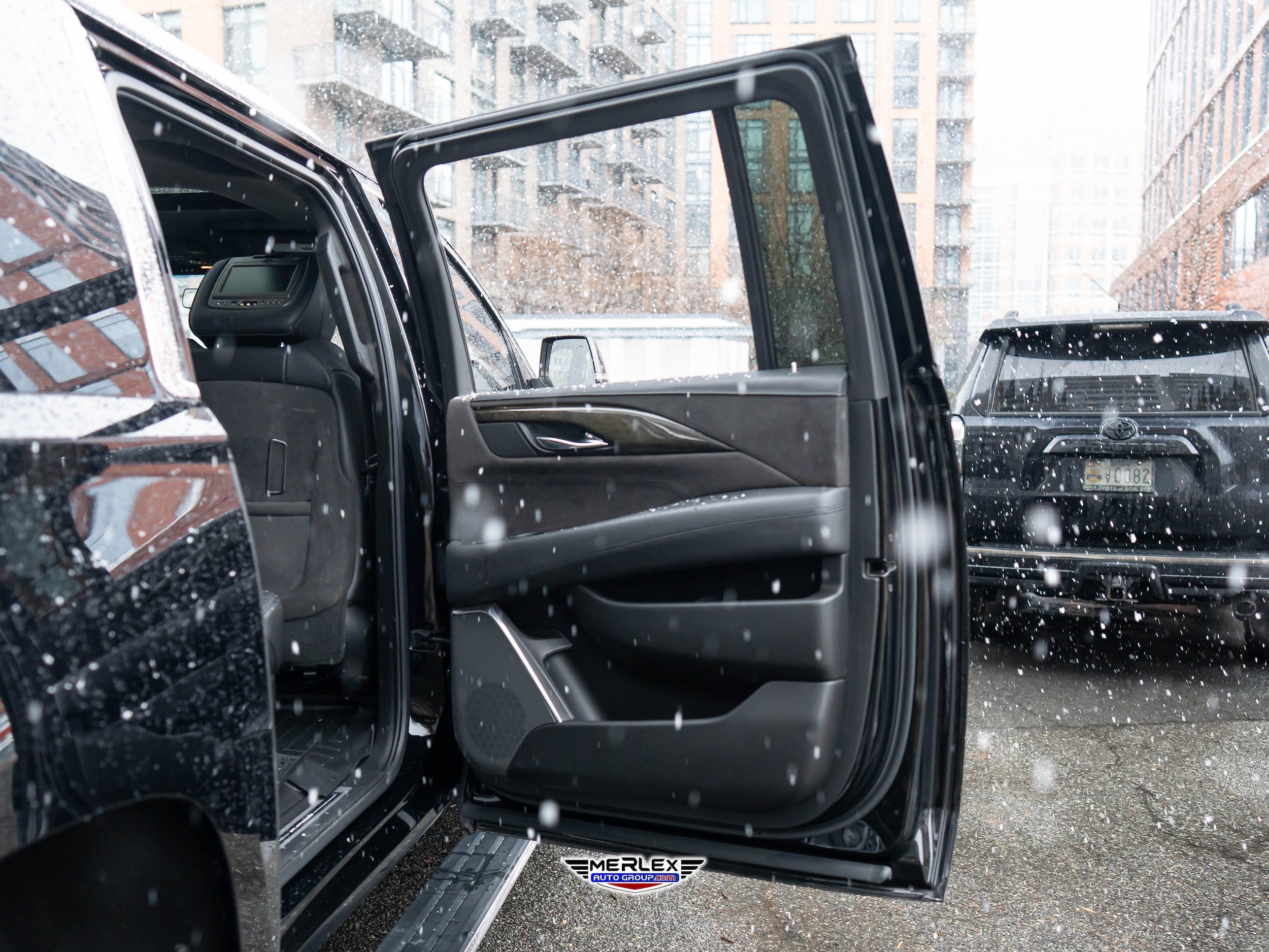 Used 2019 Cadillac Escalade ESV Platinum AWD/4WD image 48