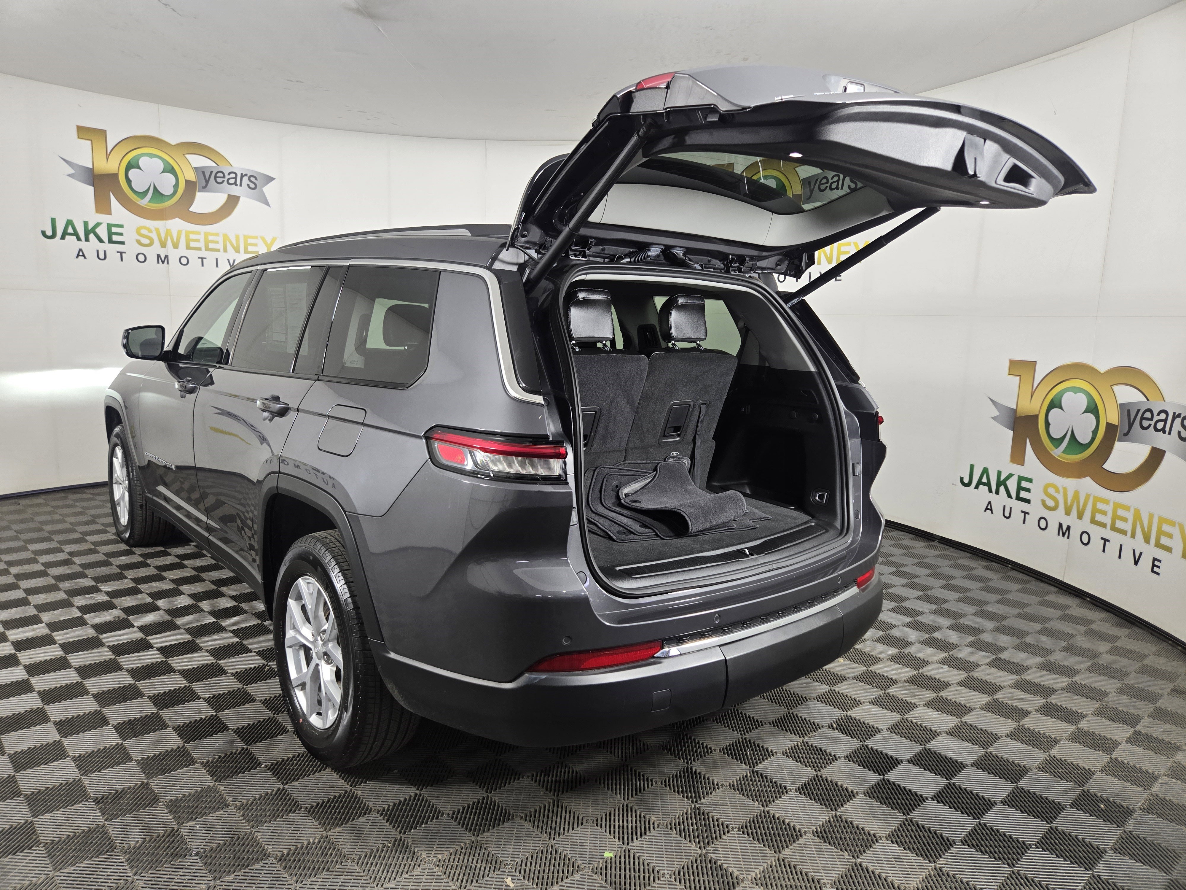 Certified 2023 Jeep Grand Cherokee L Limited w/ Trailer Tow Group (B) image 35