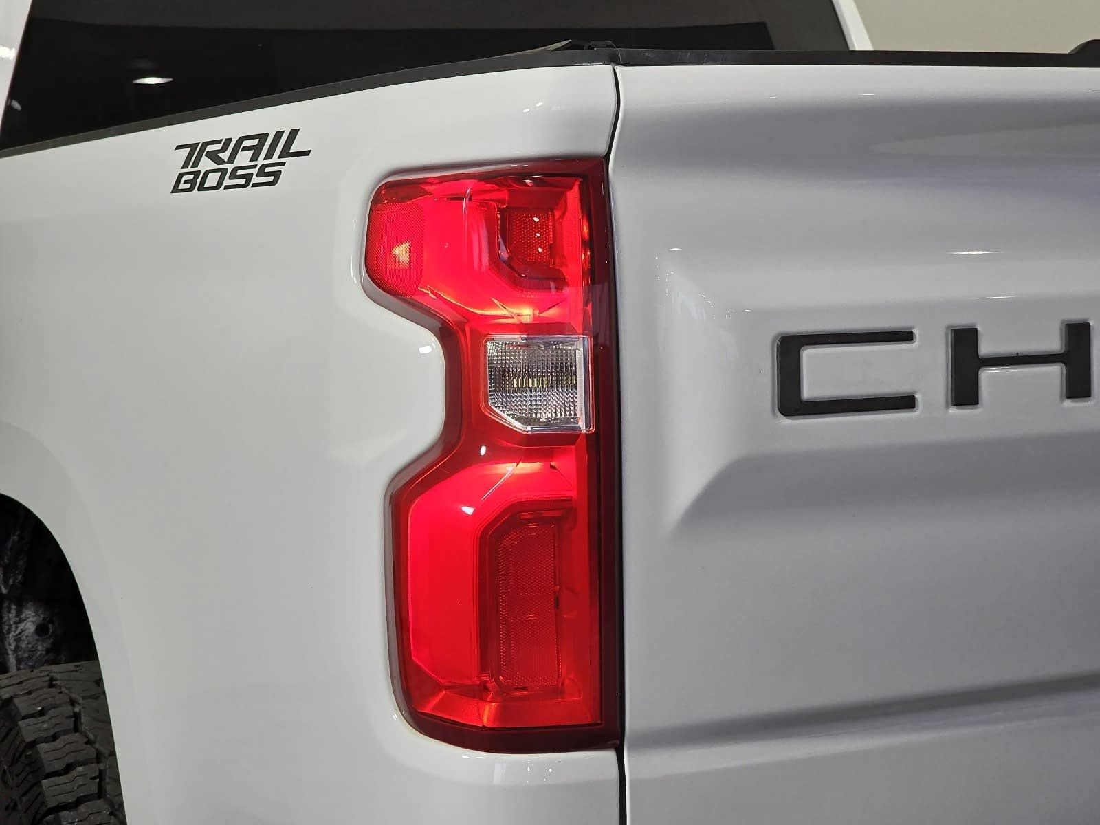 Used 2022 Chevrolet Silverado 1500 LT Trail Boss AWD/4WD image 28