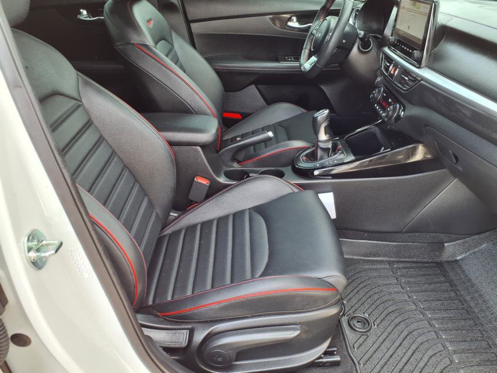 Used 2023 Kia Forte GT image 11