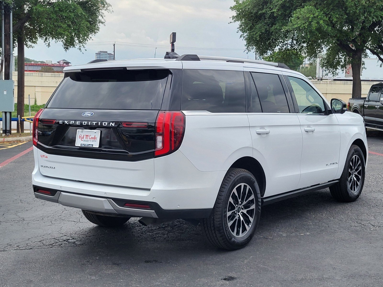 Certified 2025 Ford Expedition Platinum image 4