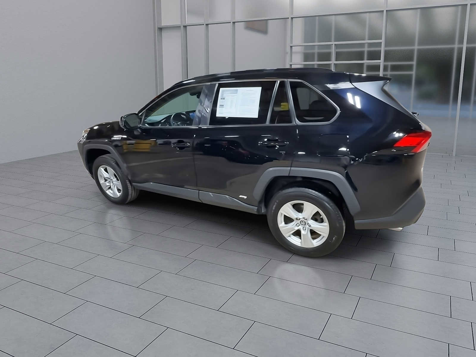 Used 2020 Toyota RAV4 LE image 6