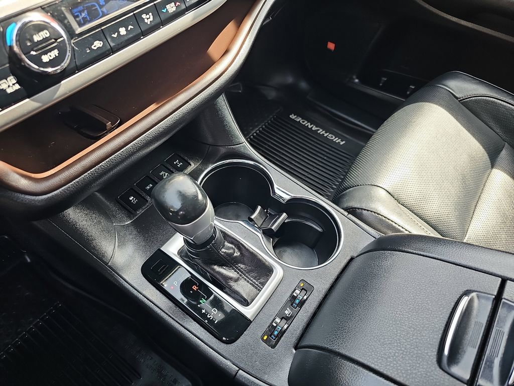 Used 2018 Toyota Highlander Limited Platinum AWD/4WD image 29
