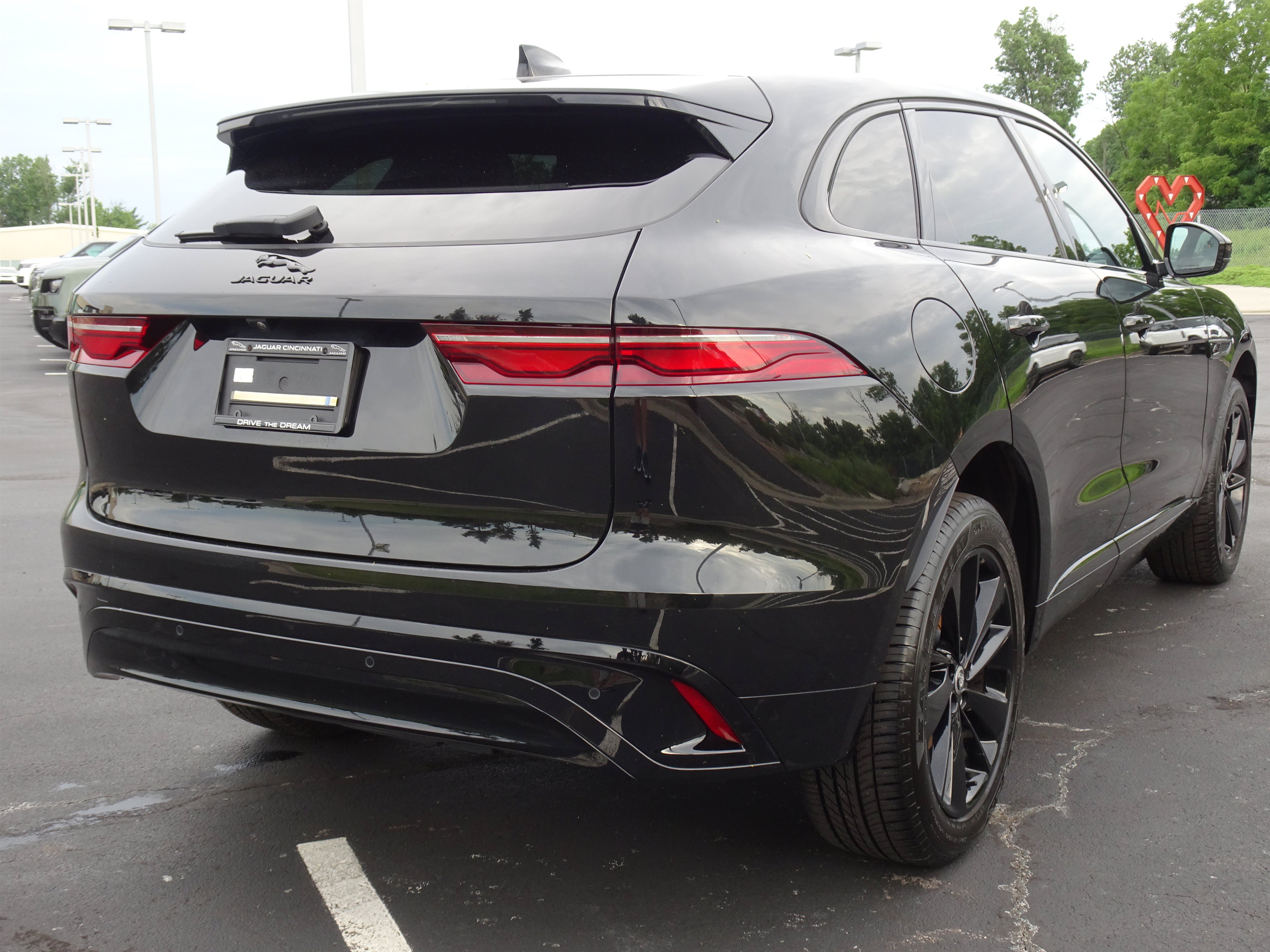 New 2025 Jaguar F-PACE R-Dynamic S AWD/4WD image 10