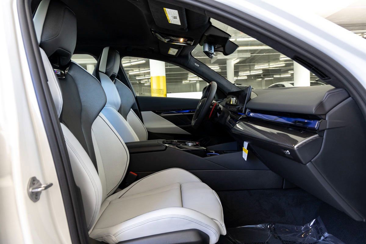 New 2026 BMW M5 w/ Carbon Package image 36