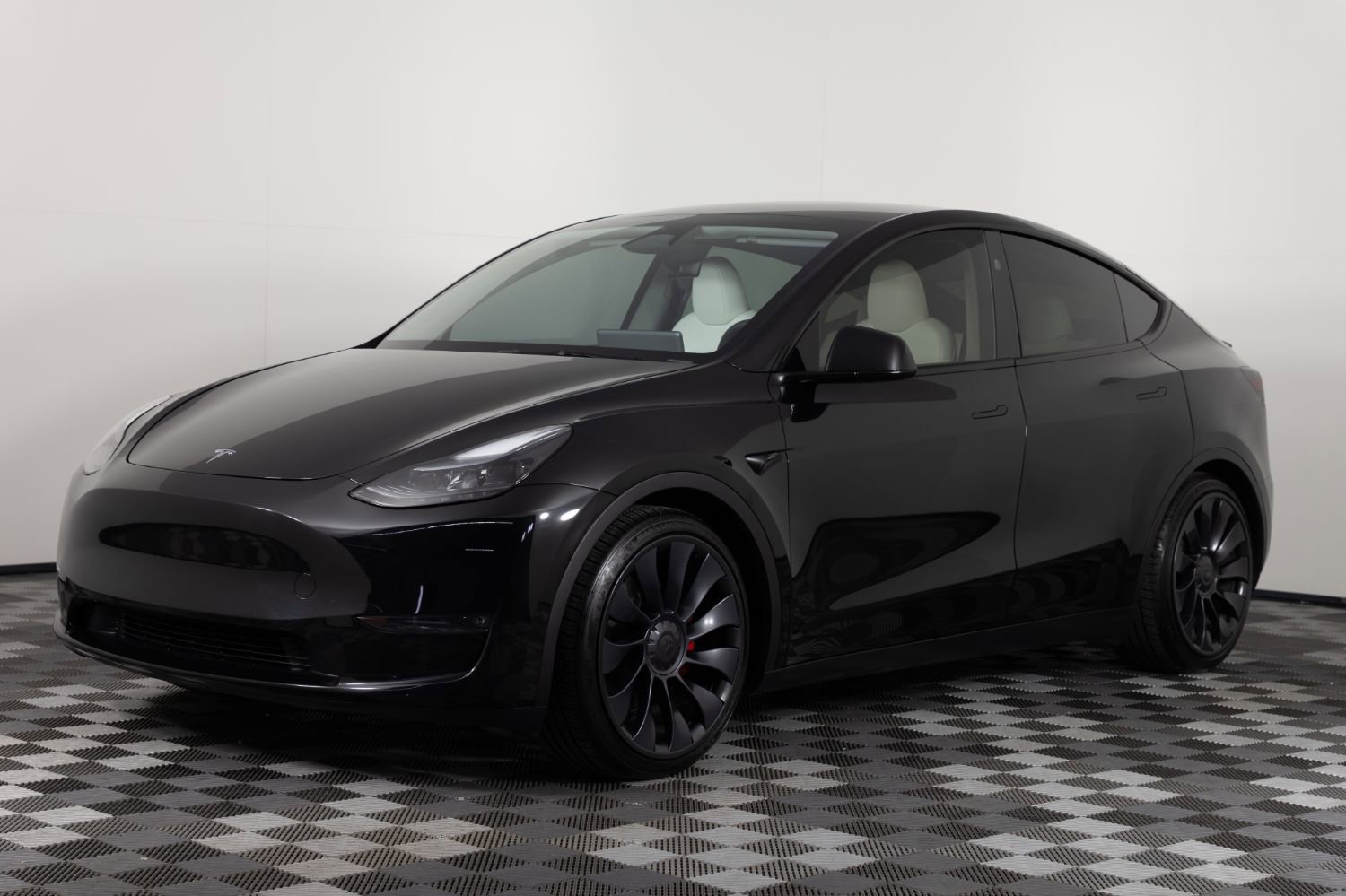 Used 2024 Tesla Model Y Performance AWD/4WD image 1