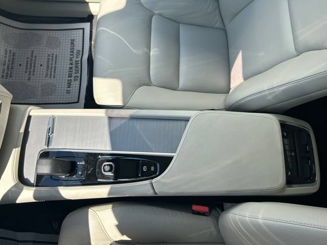 Certified 2025 Volvo XC90 B5 Core w/ Climate Package AWD/4WD image 26
