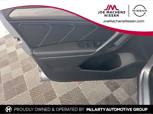 Used 2023 Volkswagen Tiguan SE image 18