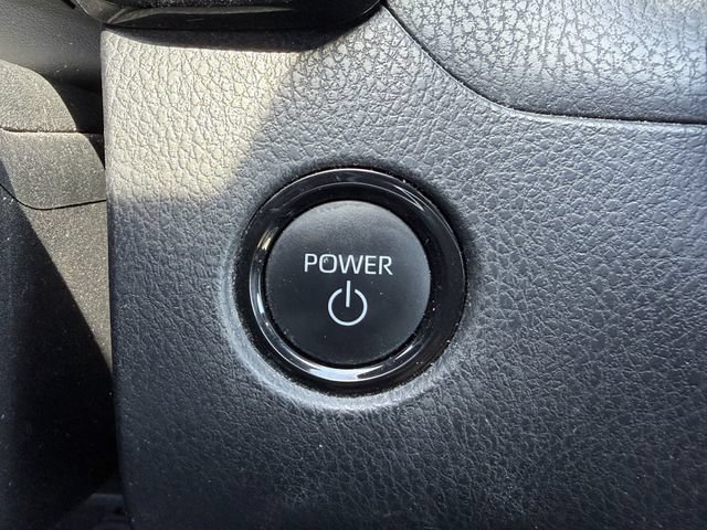 Used 2025 Toyota Camry SE FWD image 19
