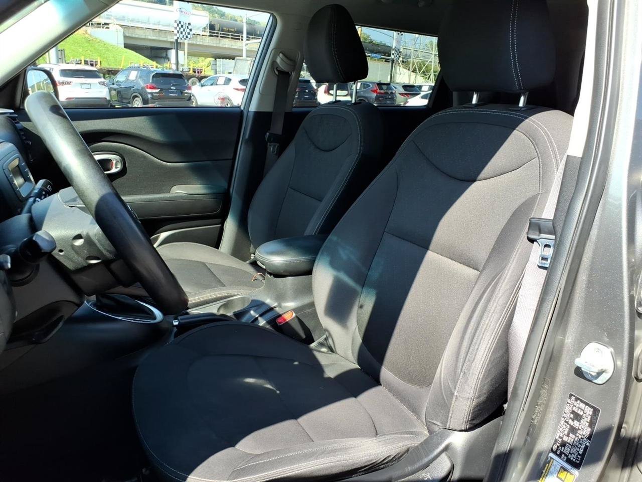 Used 2015 Kia Soul FWD image 5