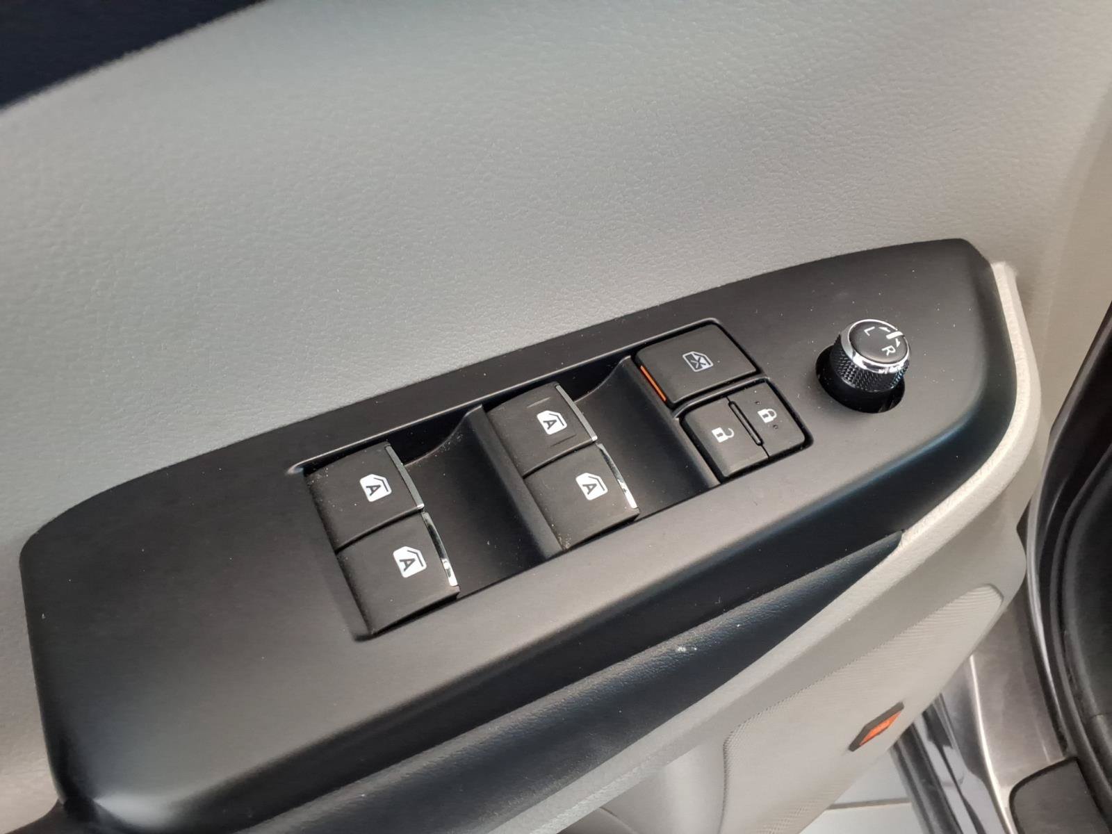 Used 2016 Toyota Highlander Limited w/ Driver Technology Package AWD/4WD image 12