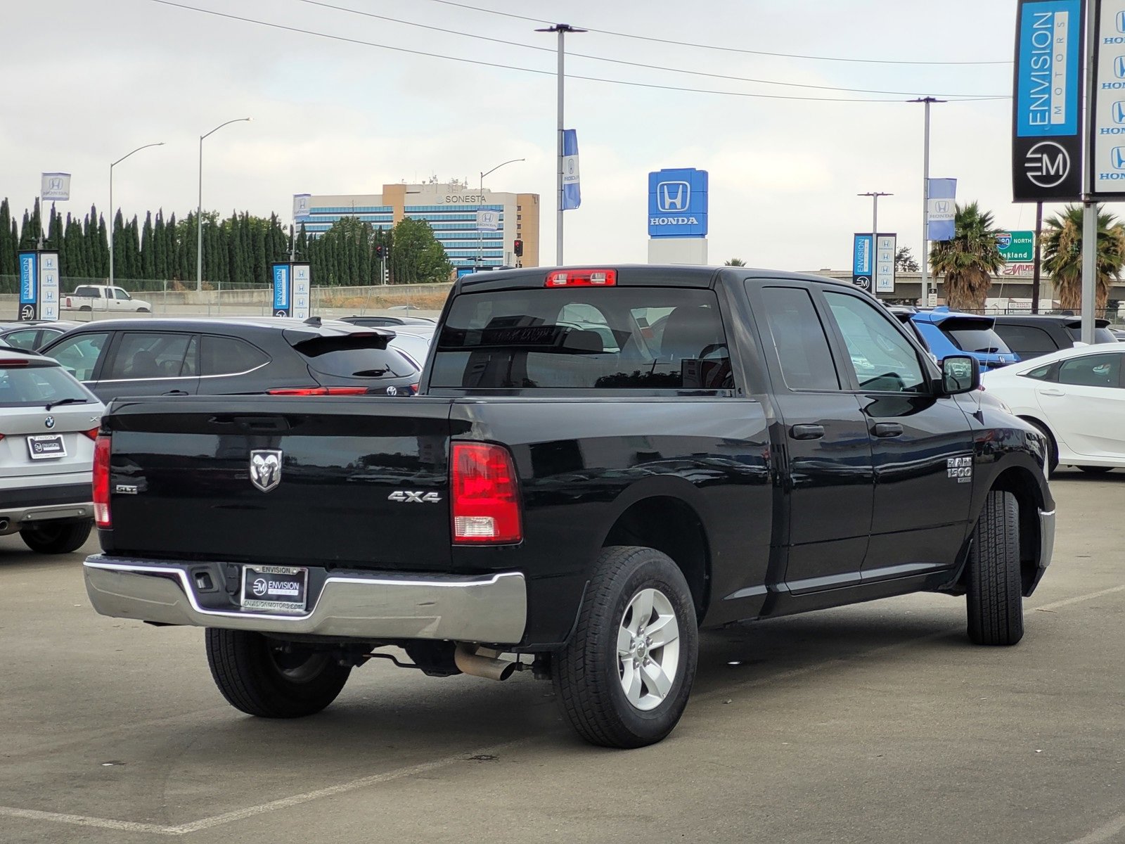 Used 2024 RAM 1500 Classic SLT image 5