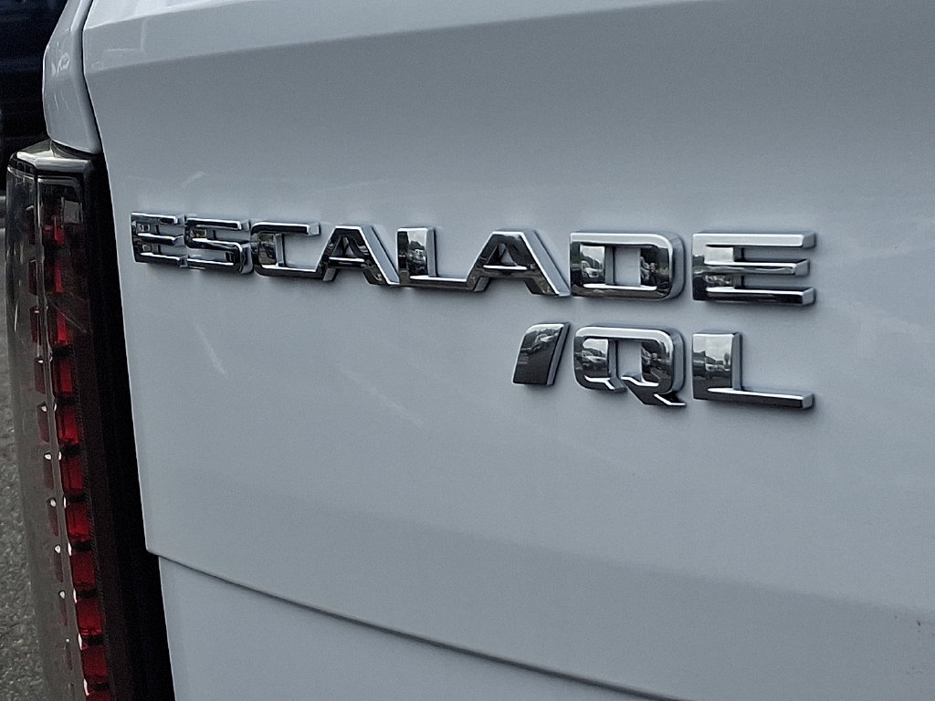New 2026 Cadillac Escalade IQL Luxury w/ LPO, Floor Liner Package AWD/4WD image 11