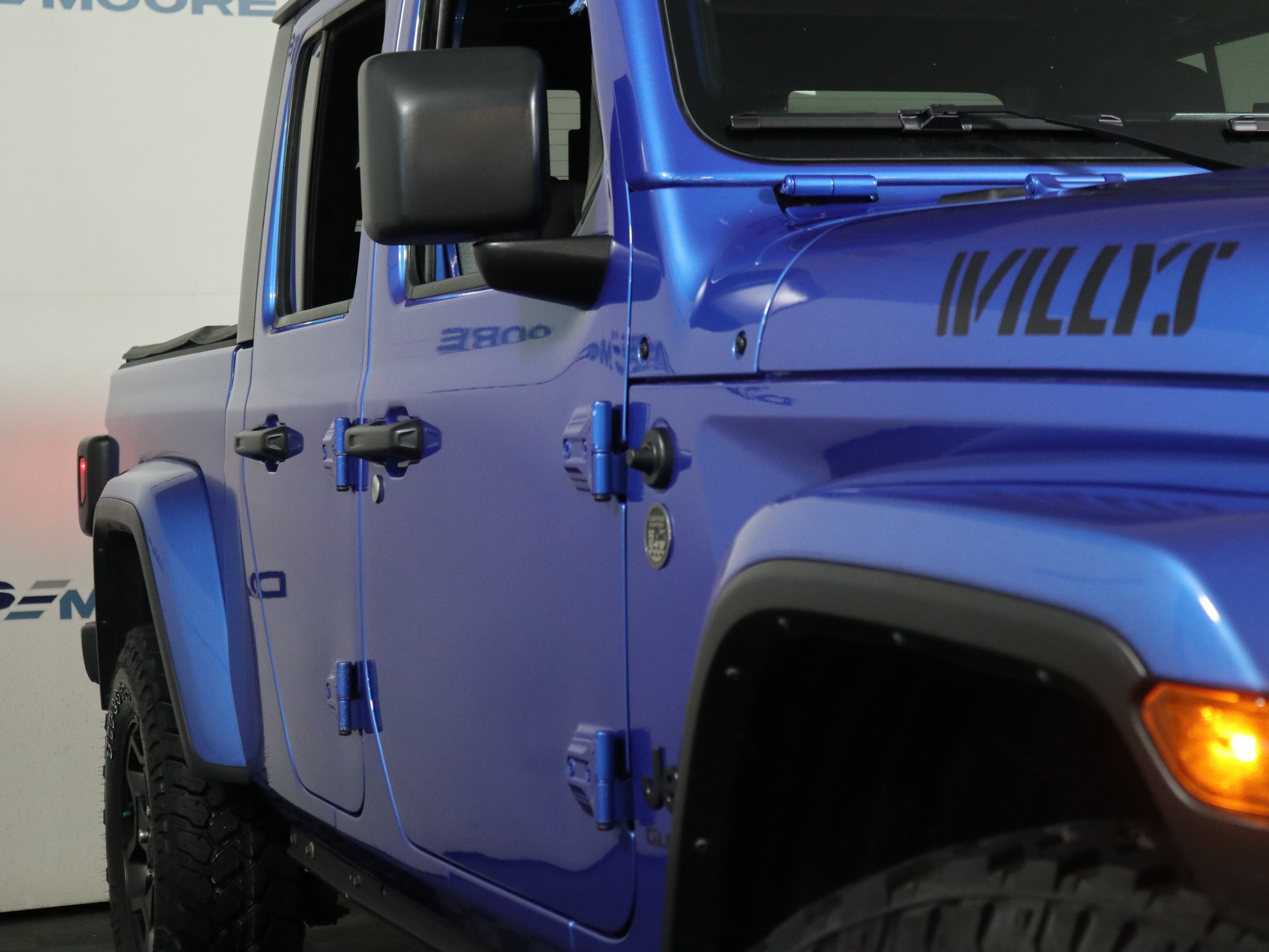 Used 2022 Jeep Gladiator Sport AWD/4WD image 3