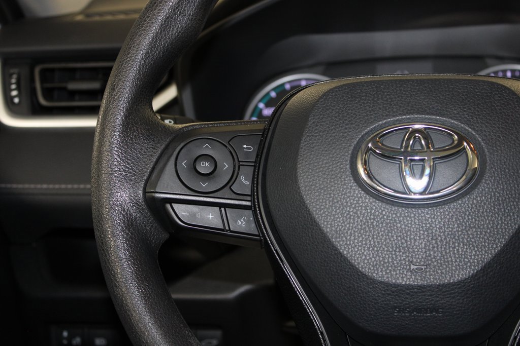 Used 2021 Toyota RAV4 XLE image 18