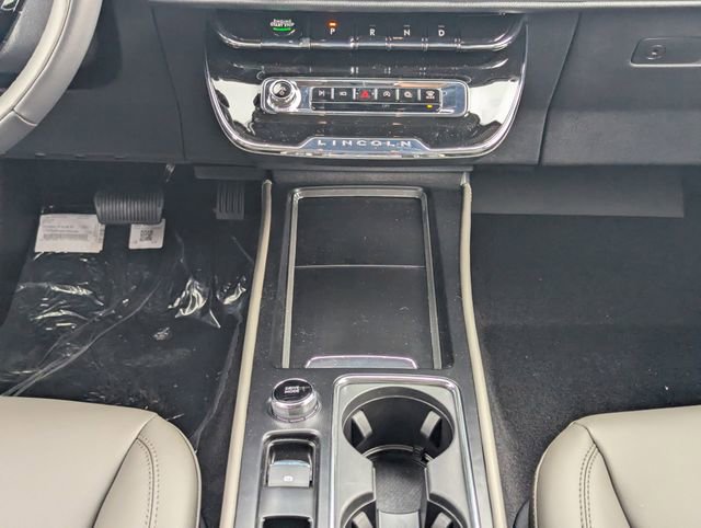 New 2026 Lincoln Corsair Premiere image 16