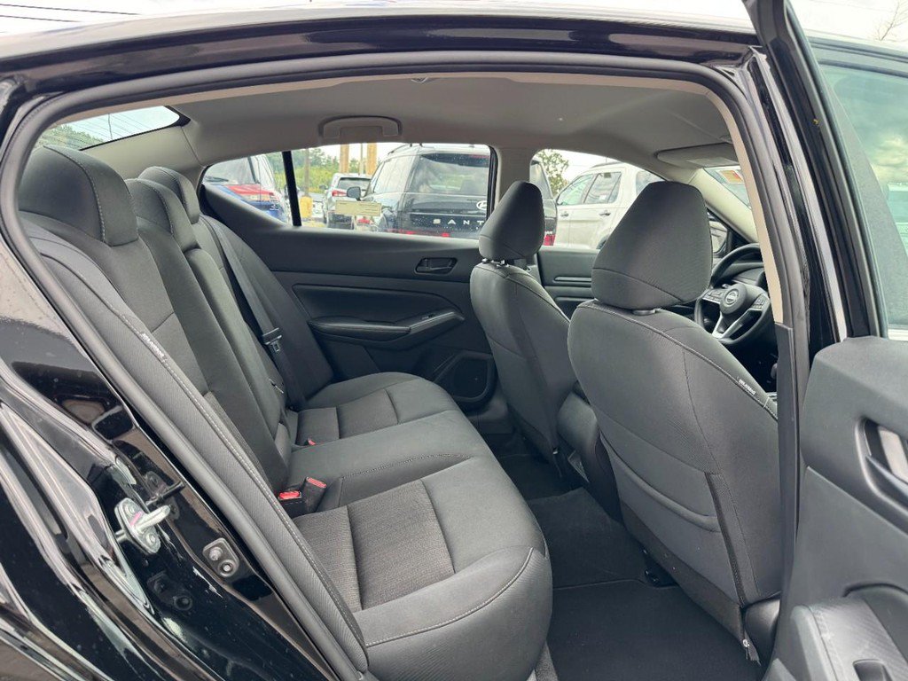 Used 2024 Nissan Altima 2.5 SV FWD image 10