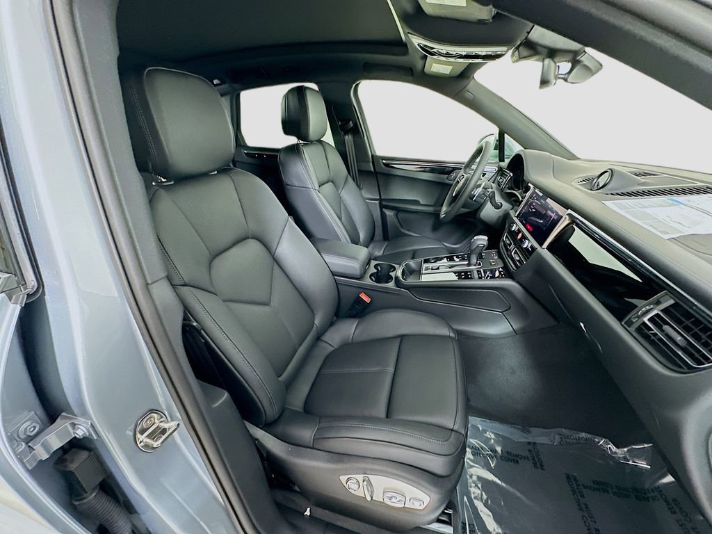 New 2025 Porsche Macan S image 30